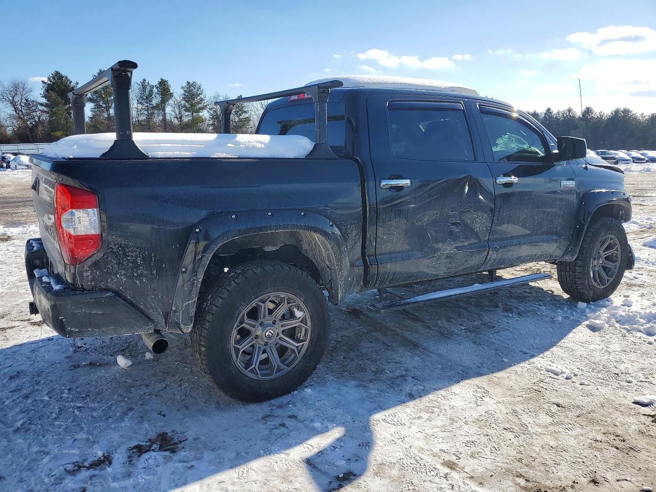 2017 TOYOTA TUNDRA
