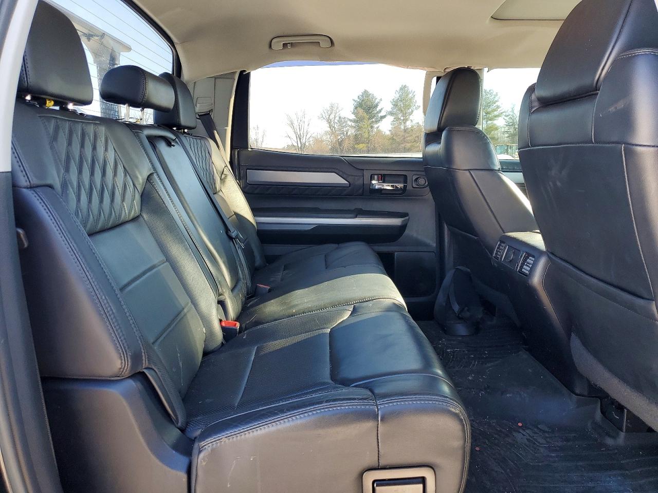 2017 TOYOTA TUNDRA