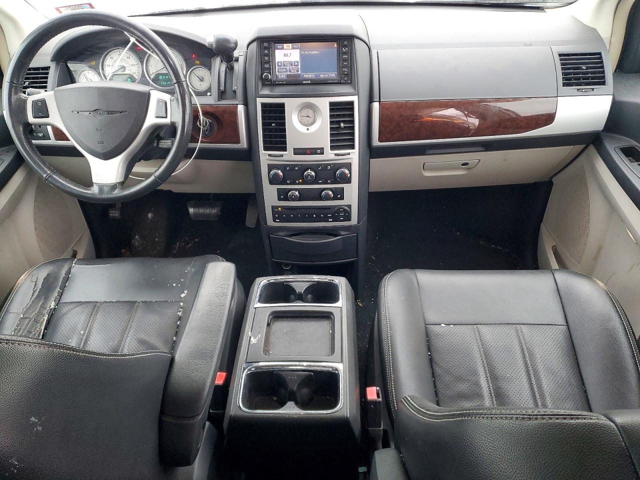 2010 CHRYSLER MINIVAN