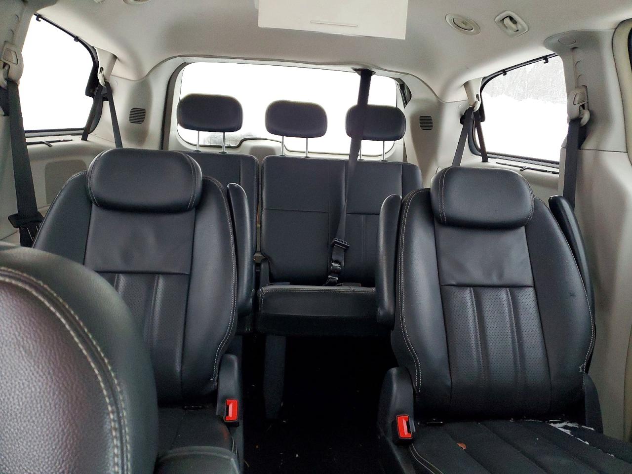 2010 CHRYSLER MINIVAN