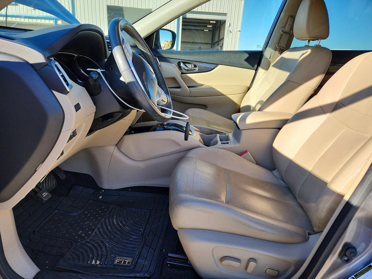 2016 NISSAN ROGUE