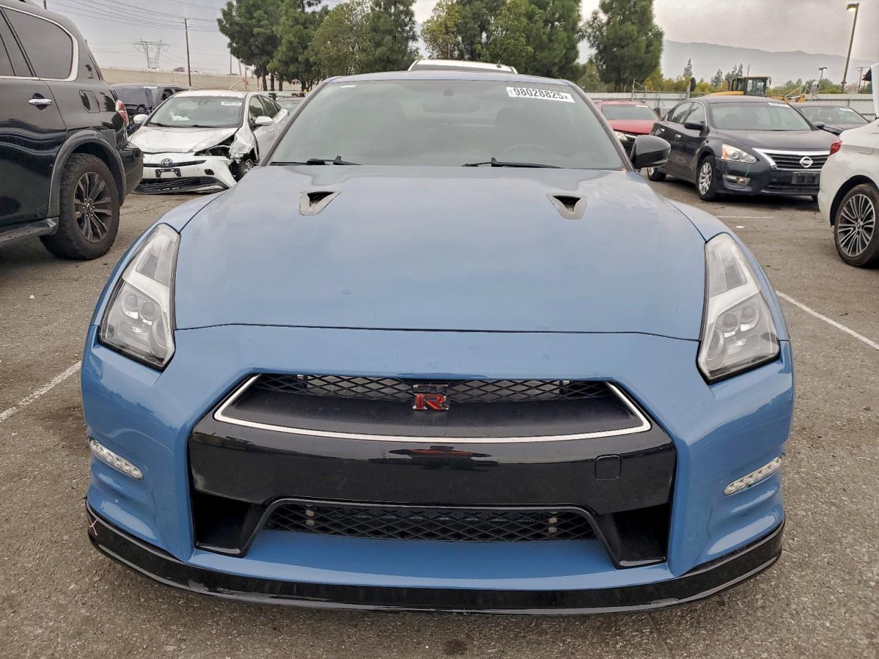 2009 NISSAN GTR