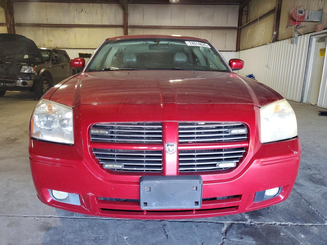 2005 DODGE MAGNUM