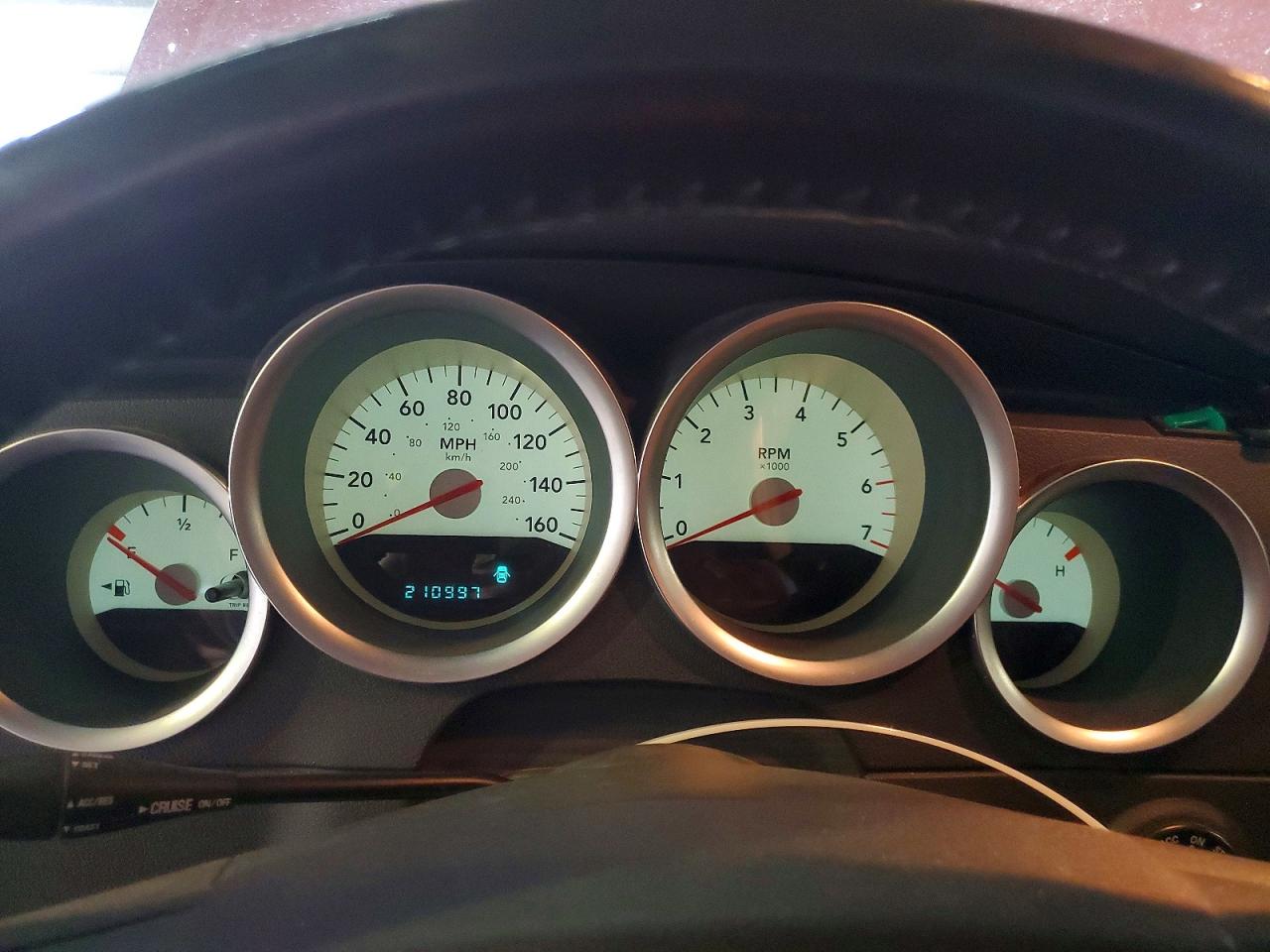 2005 DODGE MAGNUM