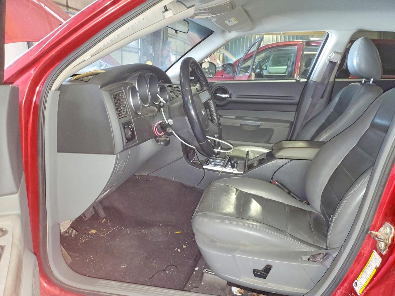 2005 DODGE MAGNUM