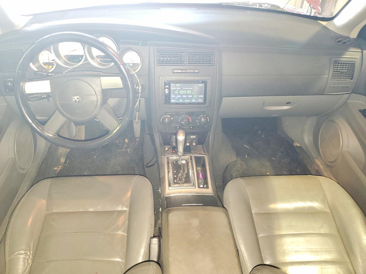 2005 DODGE MAGNUM