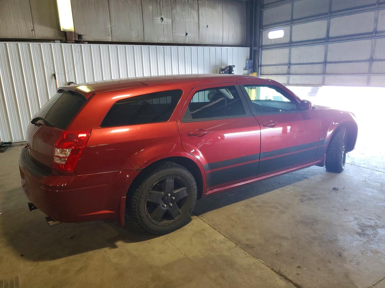 2005 DODGE MAGNUM