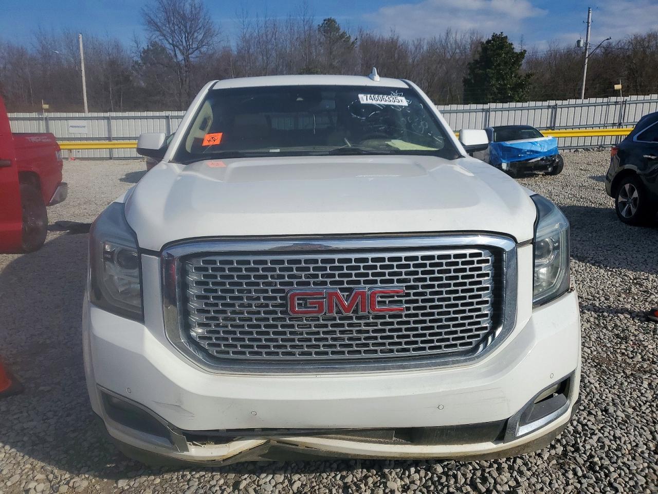 2016 GMC YUKON