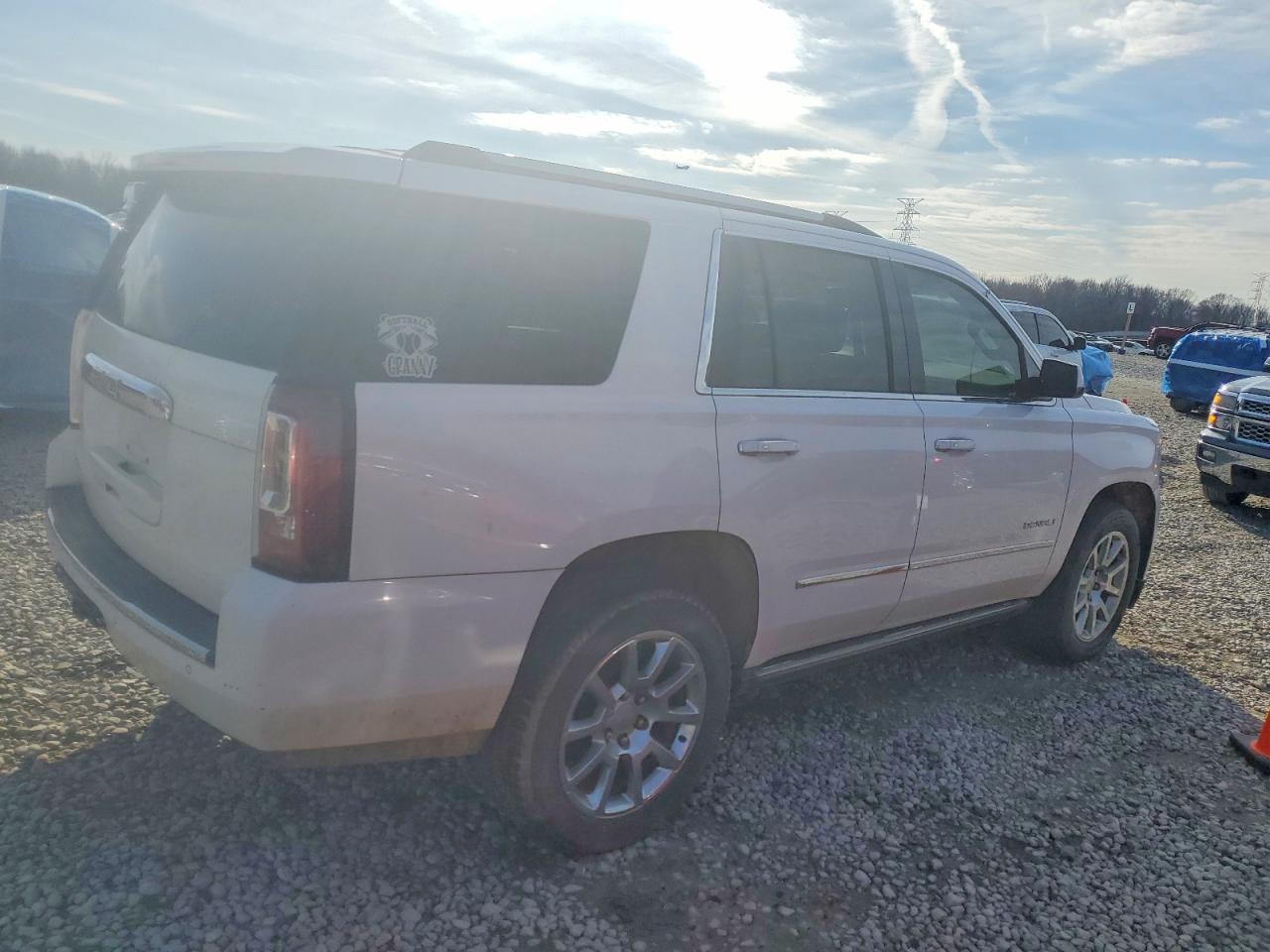 2016 GMC YUKON