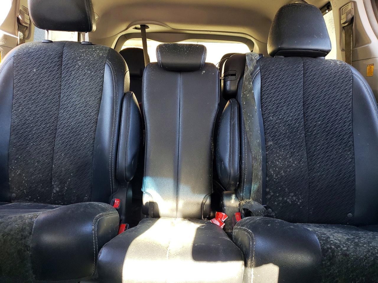 2012 TOYOTA SIENNA