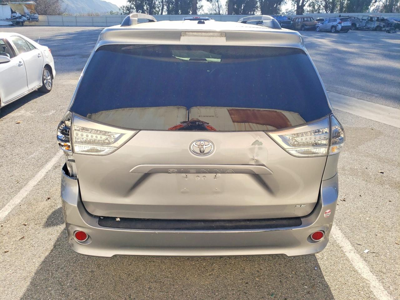 2012 TOYOTA SIENNA