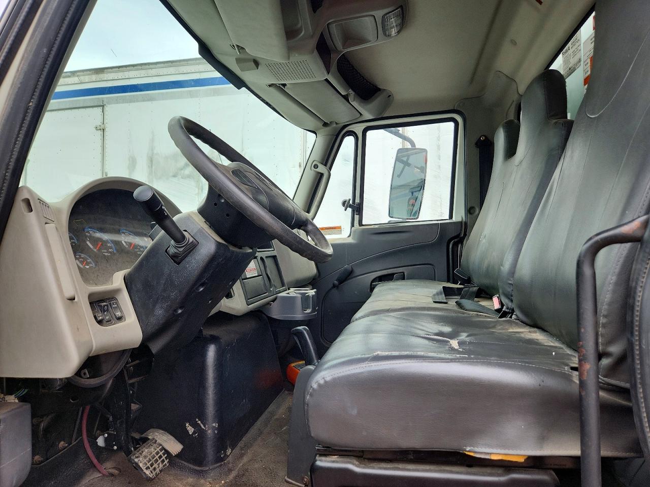 2013 INTERNATIONAL 4000 SERIE