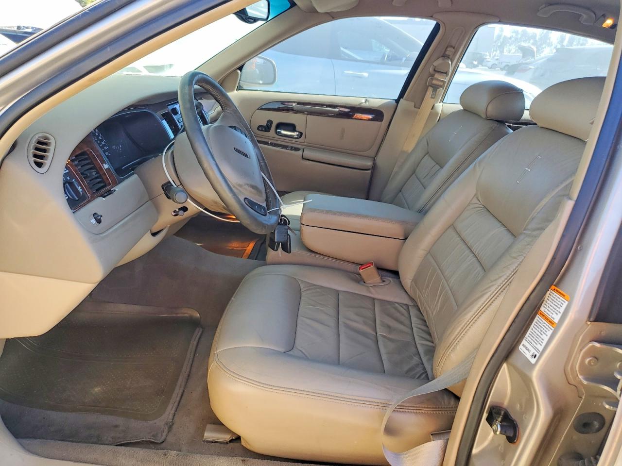 2000 LINCOLN TOWNCAR