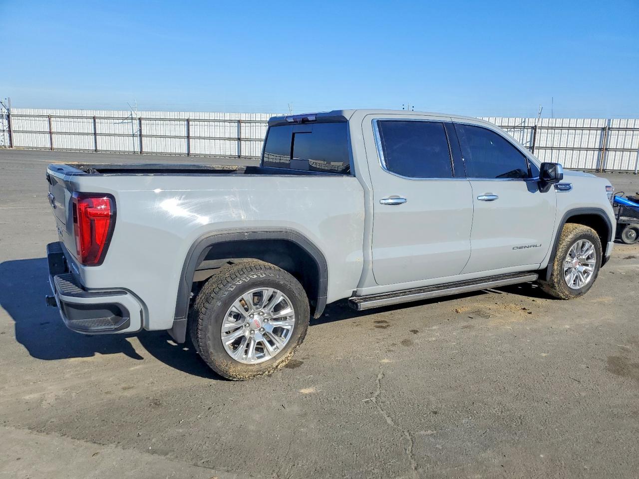 2024 GMC SIERRA