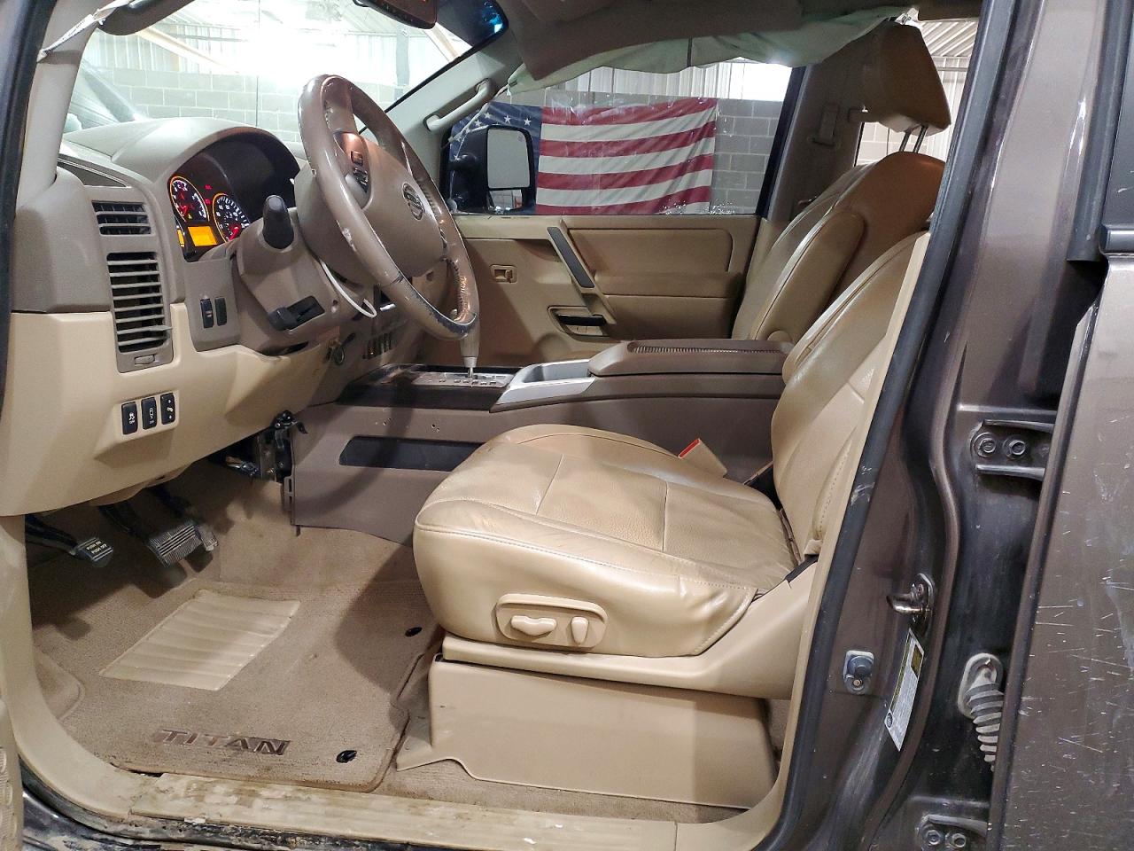 2014 NISSAN TITAN