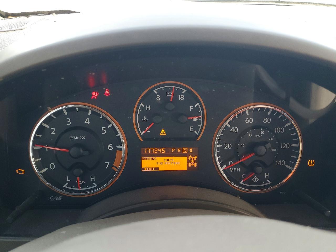 2014 NISSAN TITAN