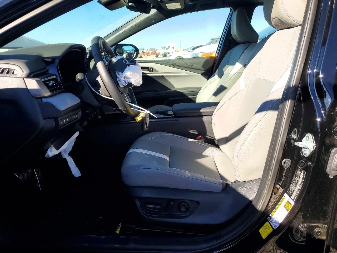 2025 TOYOTA CAMRY