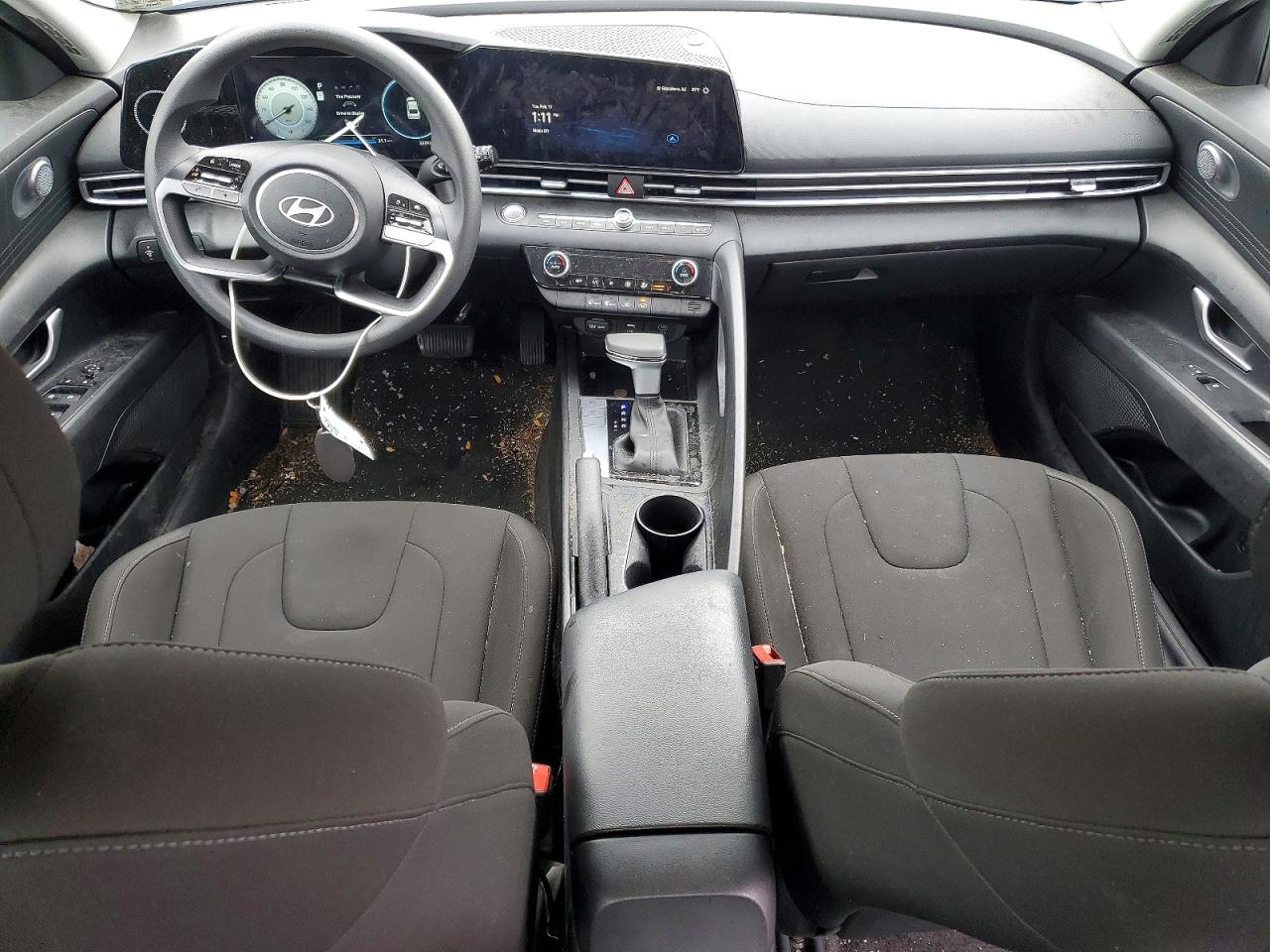 2024 HYUNDAI ELANTRA
