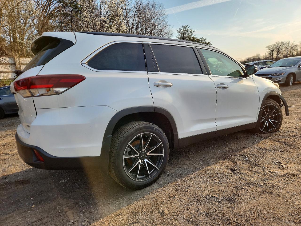 2019 TOYOTA HIGHLANDER