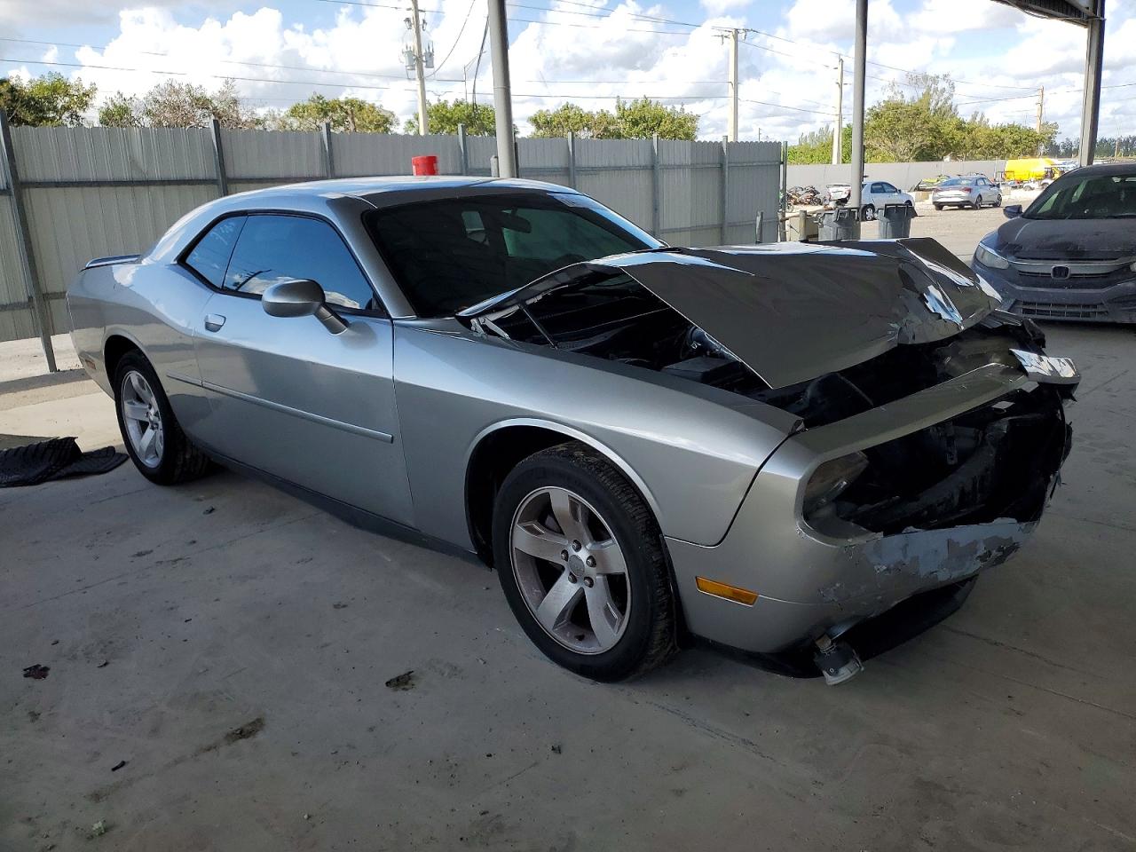 2011 DODGE CHALLENGER