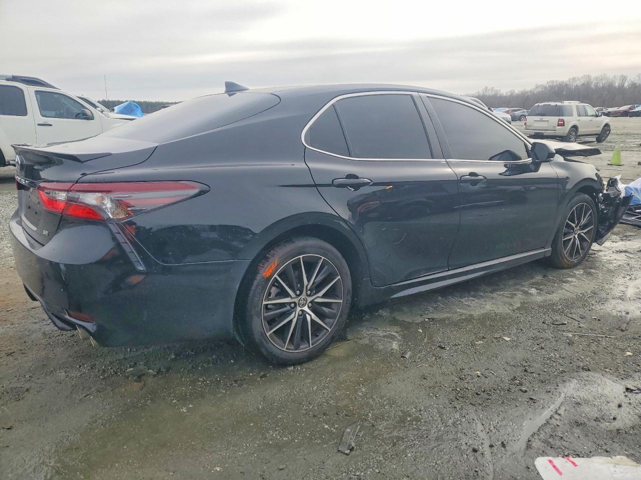 2024 TOYOTA CAMRY