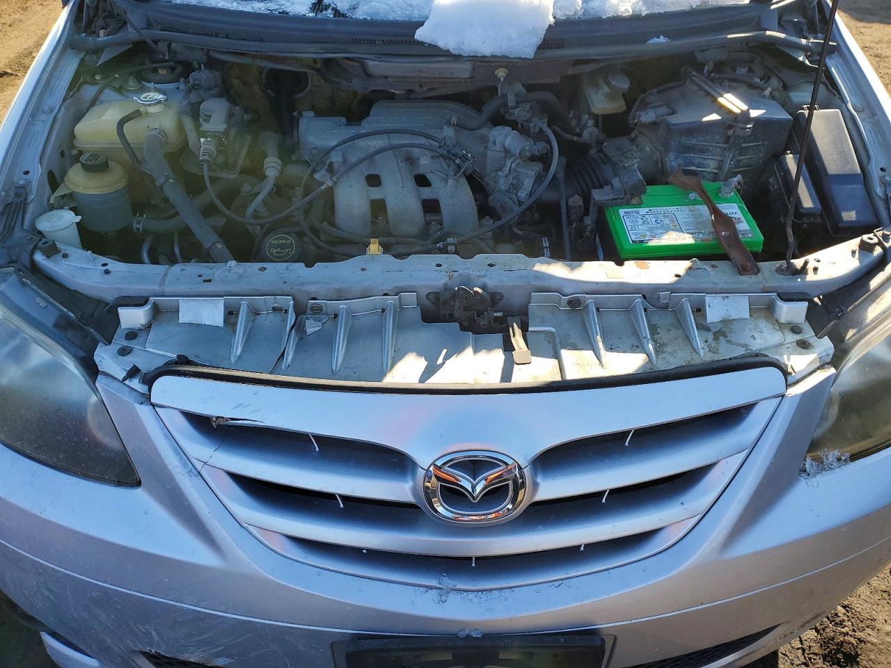 2004 MAZDA MPV