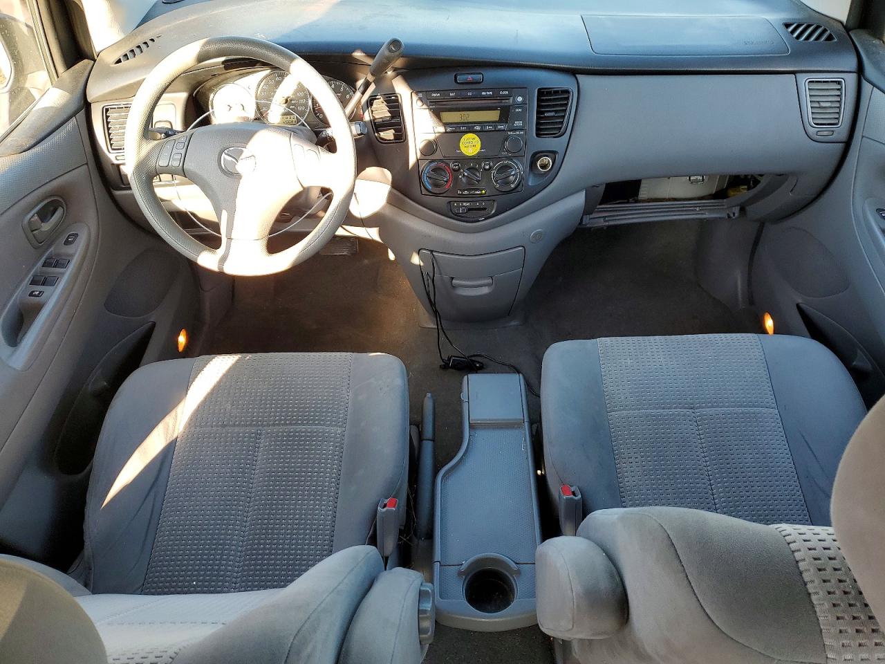 2004 MAZDA MPV