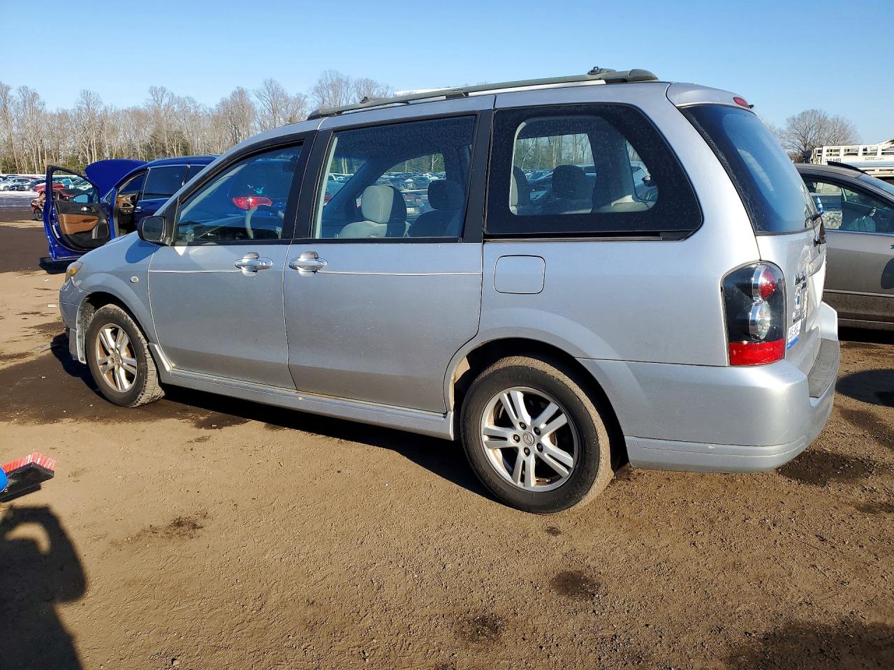 2004 MAZDA MPV