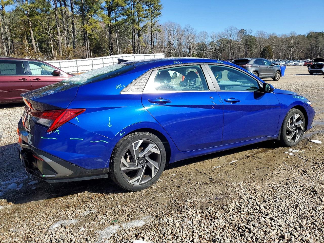 2024 HYUNDAI ELANTRA