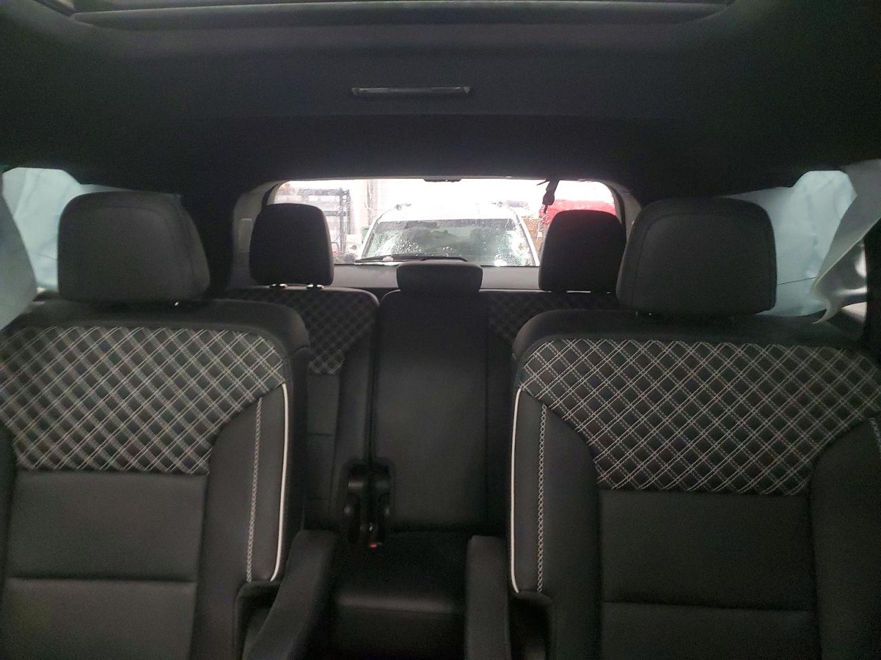 2024 GMC ACADIA DEN
