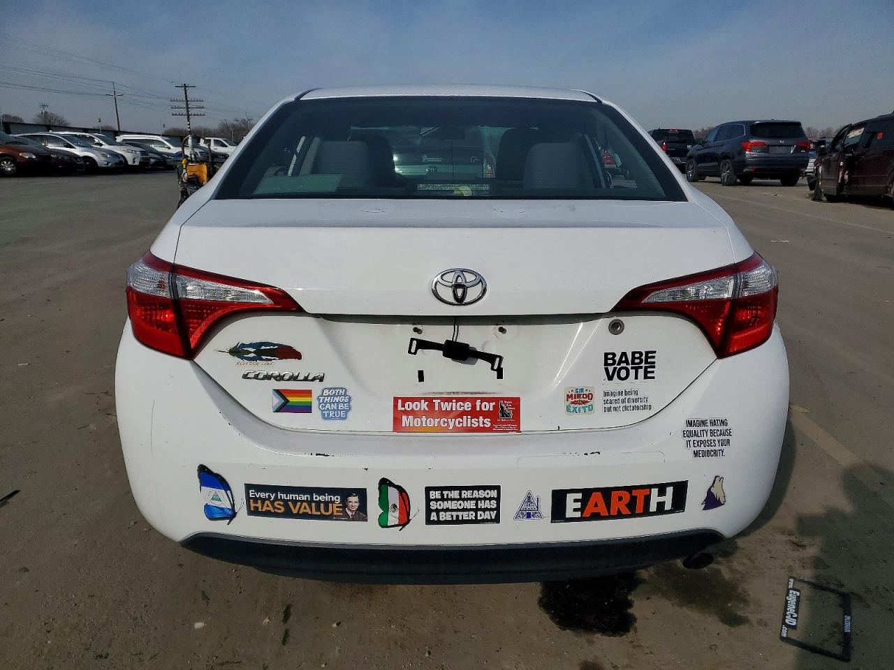 2015 TOYOTA COROLLA