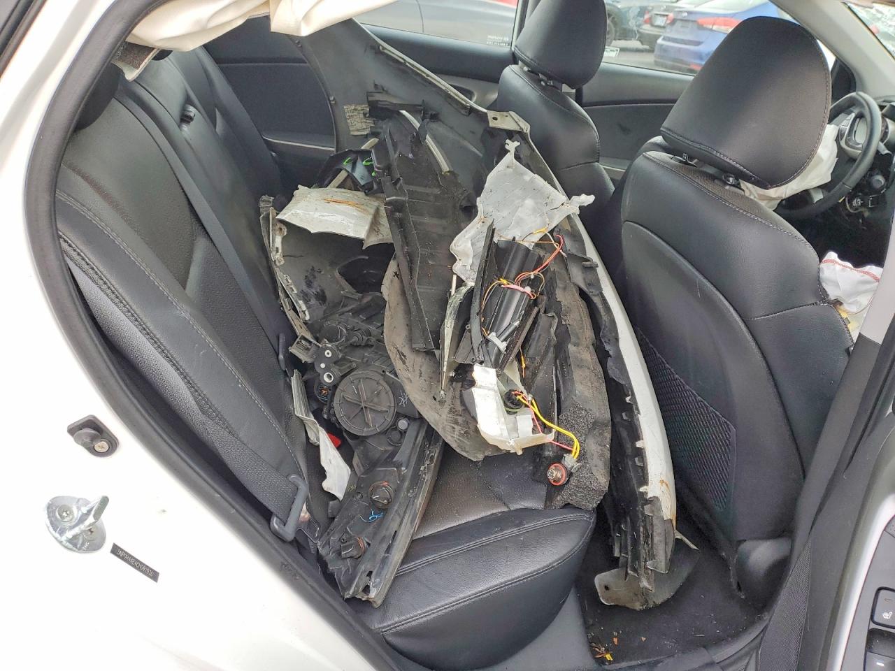 2012 HYUNDAI ELANTRA