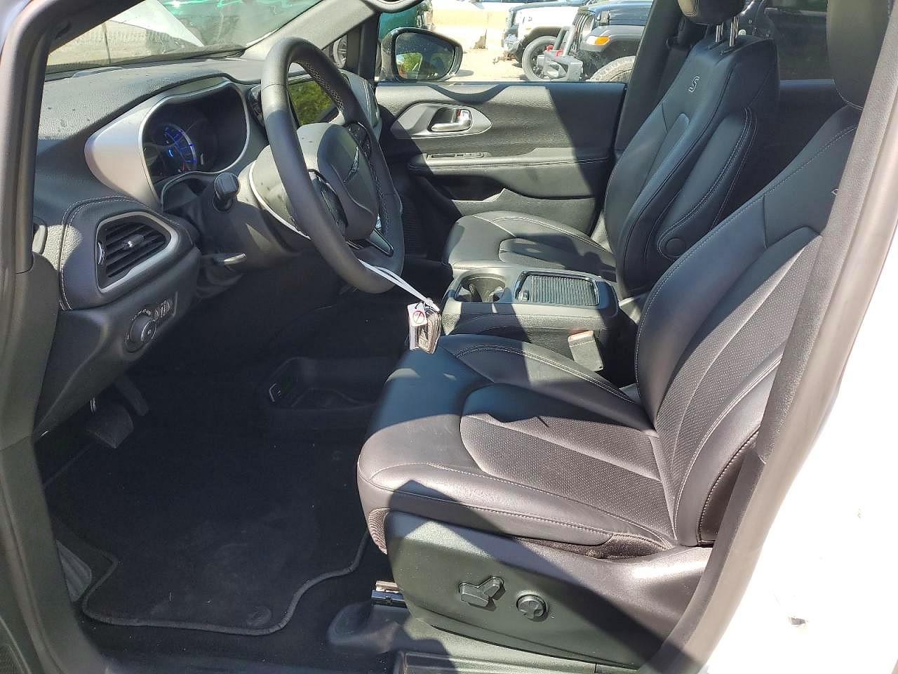 2024 CHRYSLER PACIFICA