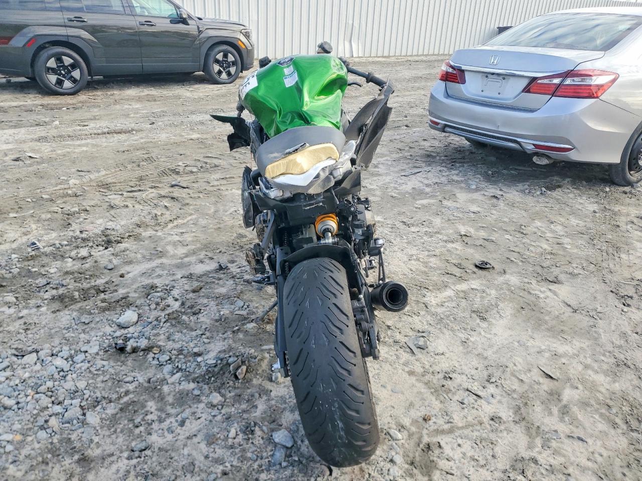 2025 KAWASAKI ZX1100 J