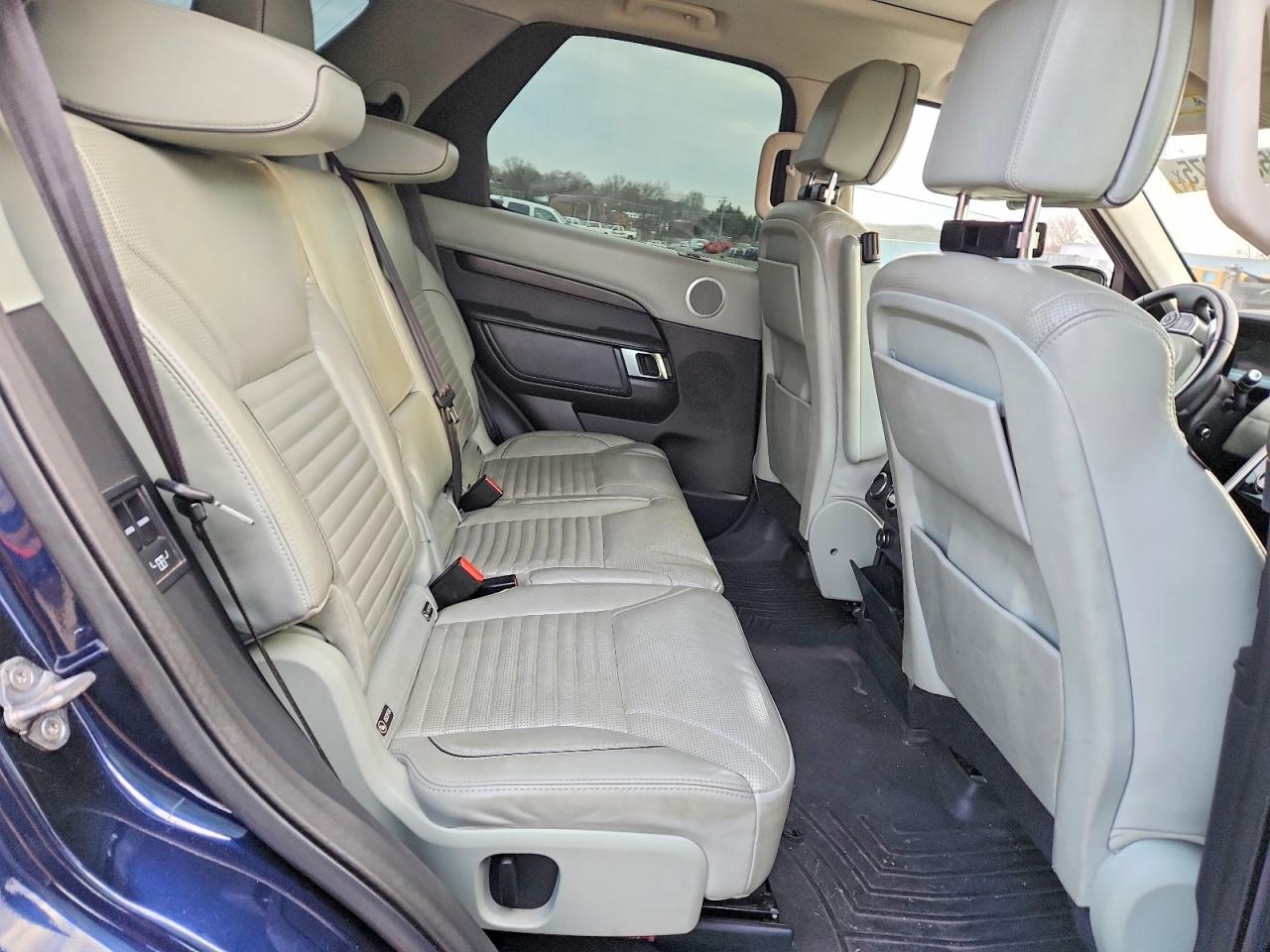 2018 LAND ROVER DISCOVERY