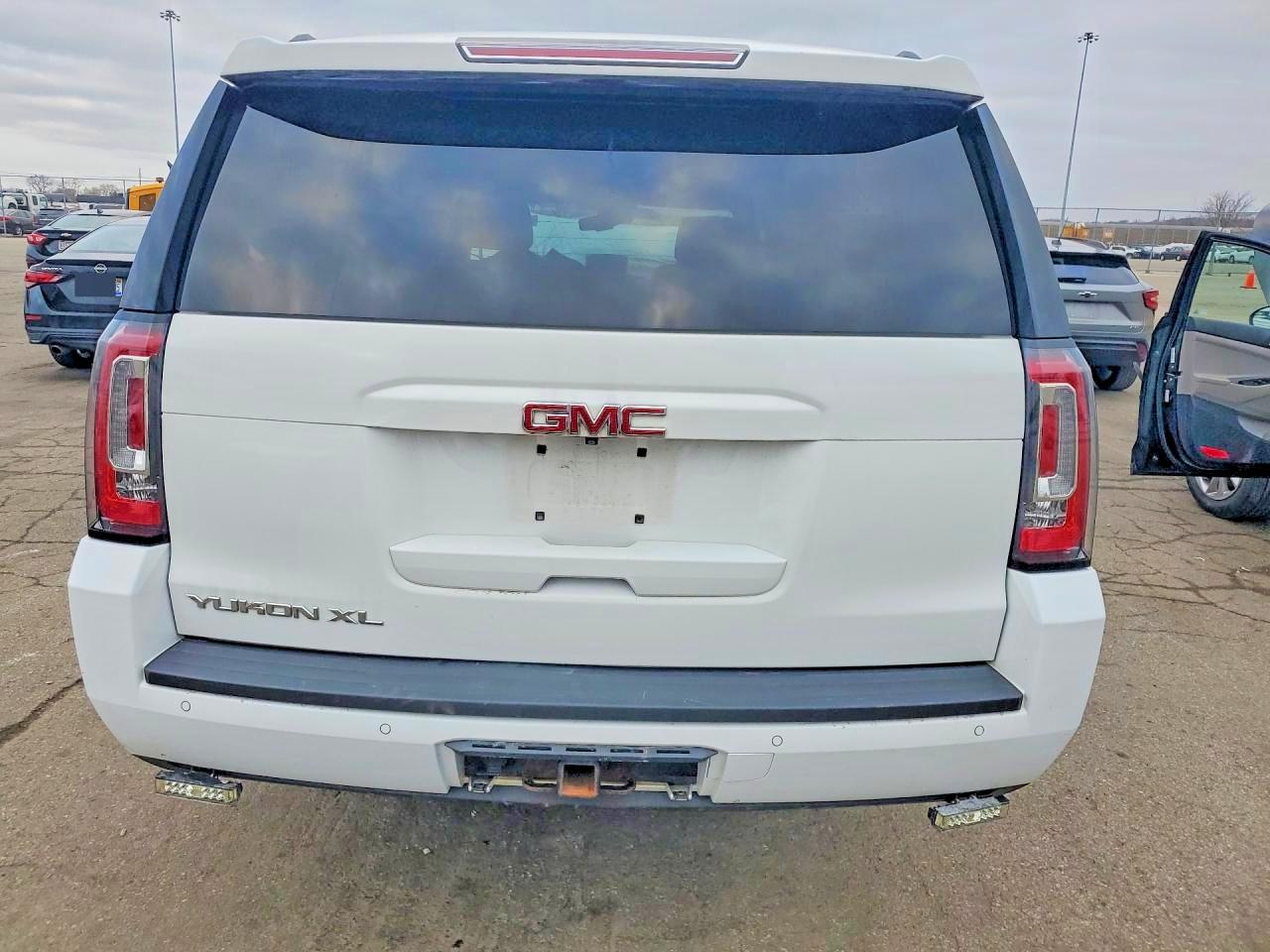 2017 GMC YUKON