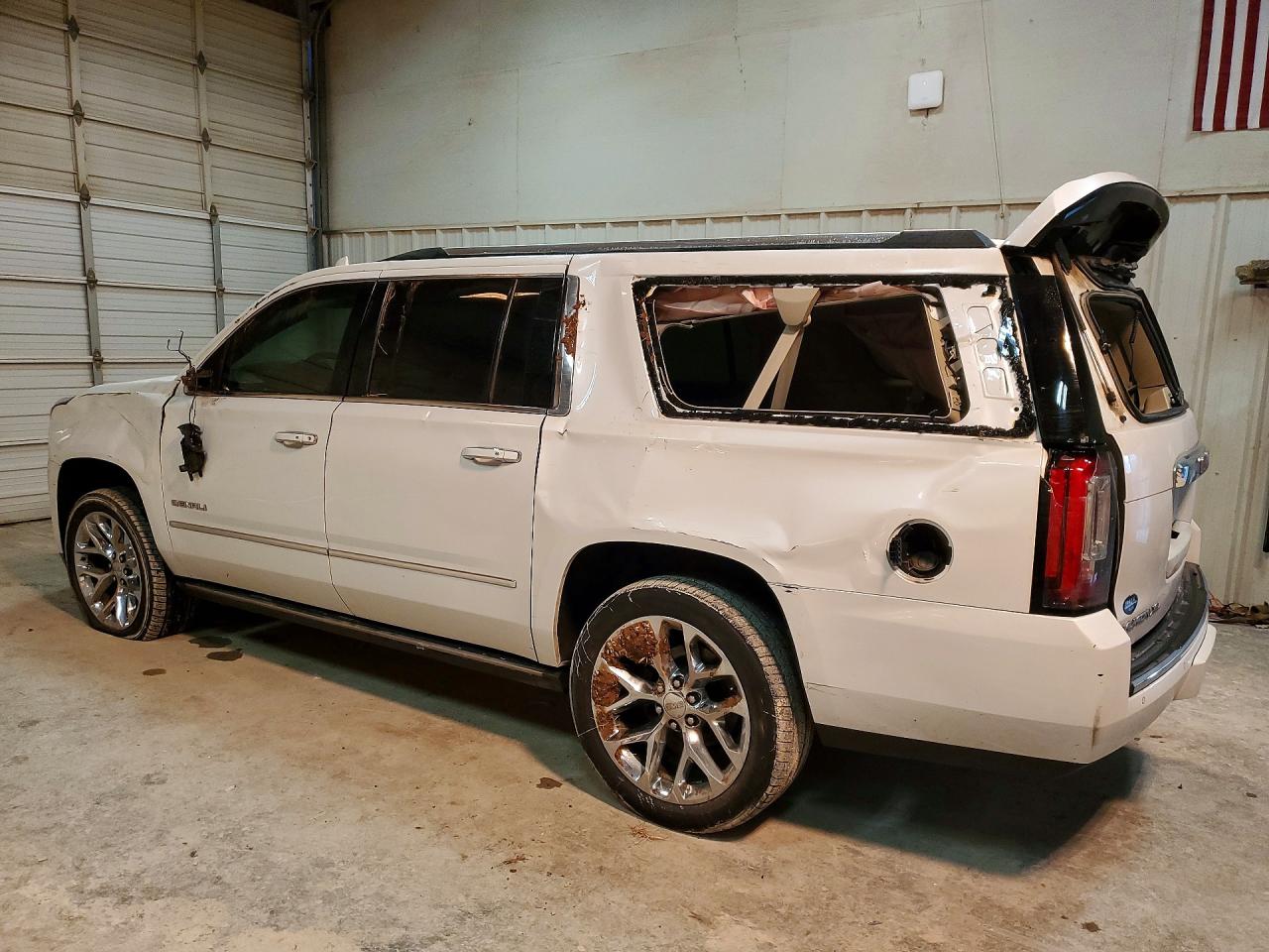 2016 GMC YUKON