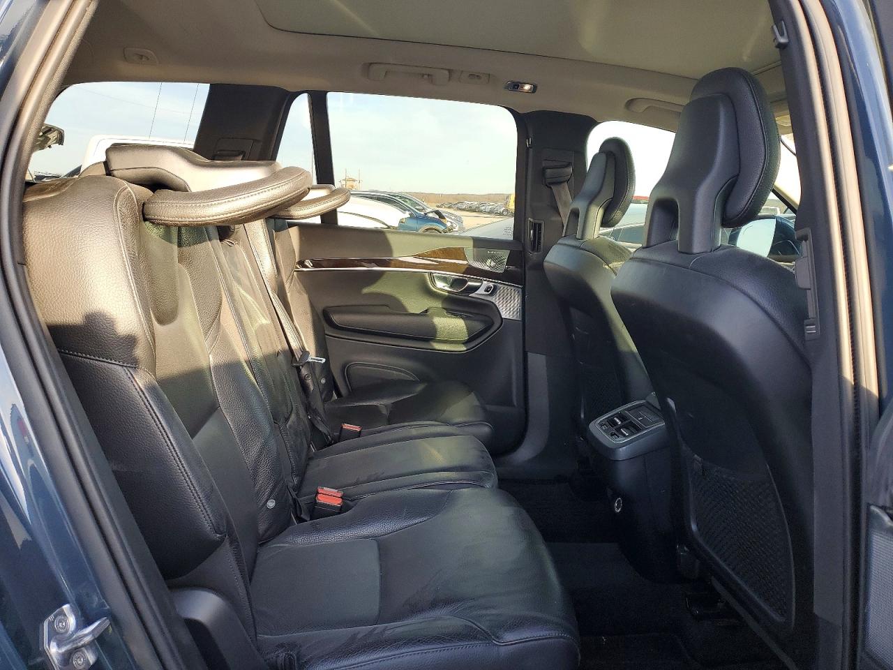 2018 VOLVO XC90