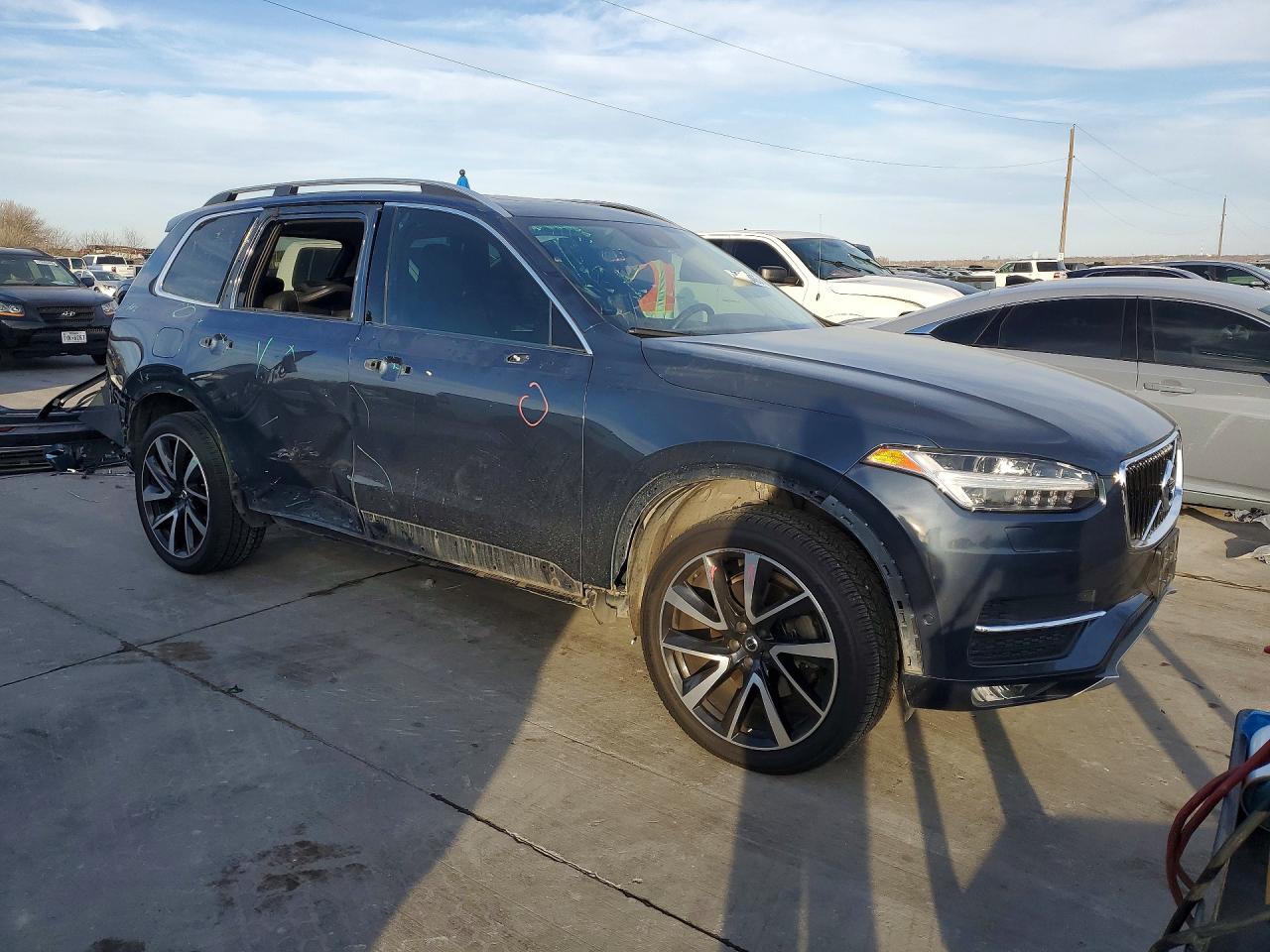 2018 VOLVO XC90