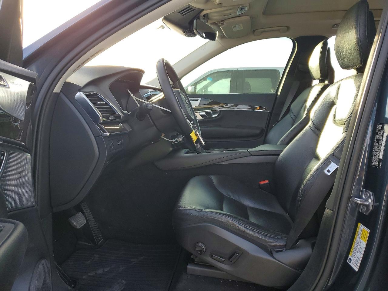 2018 VOLVO XC90