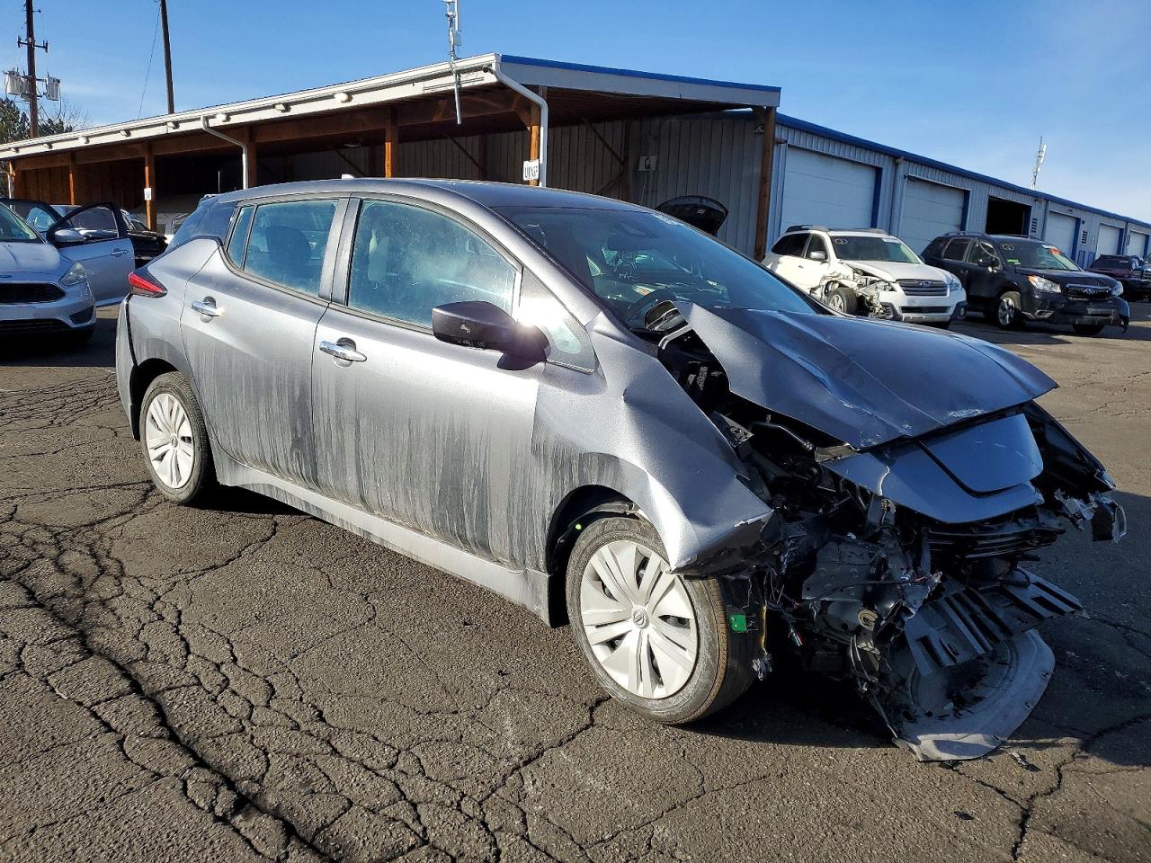 2025 NISSAN LEAF