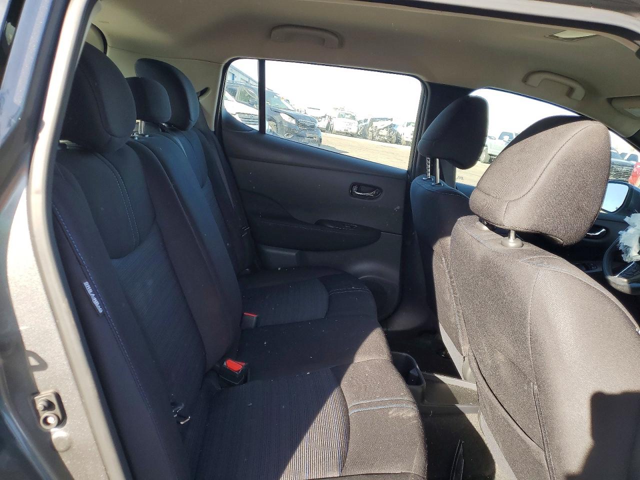 2025 NISSAN LEAF