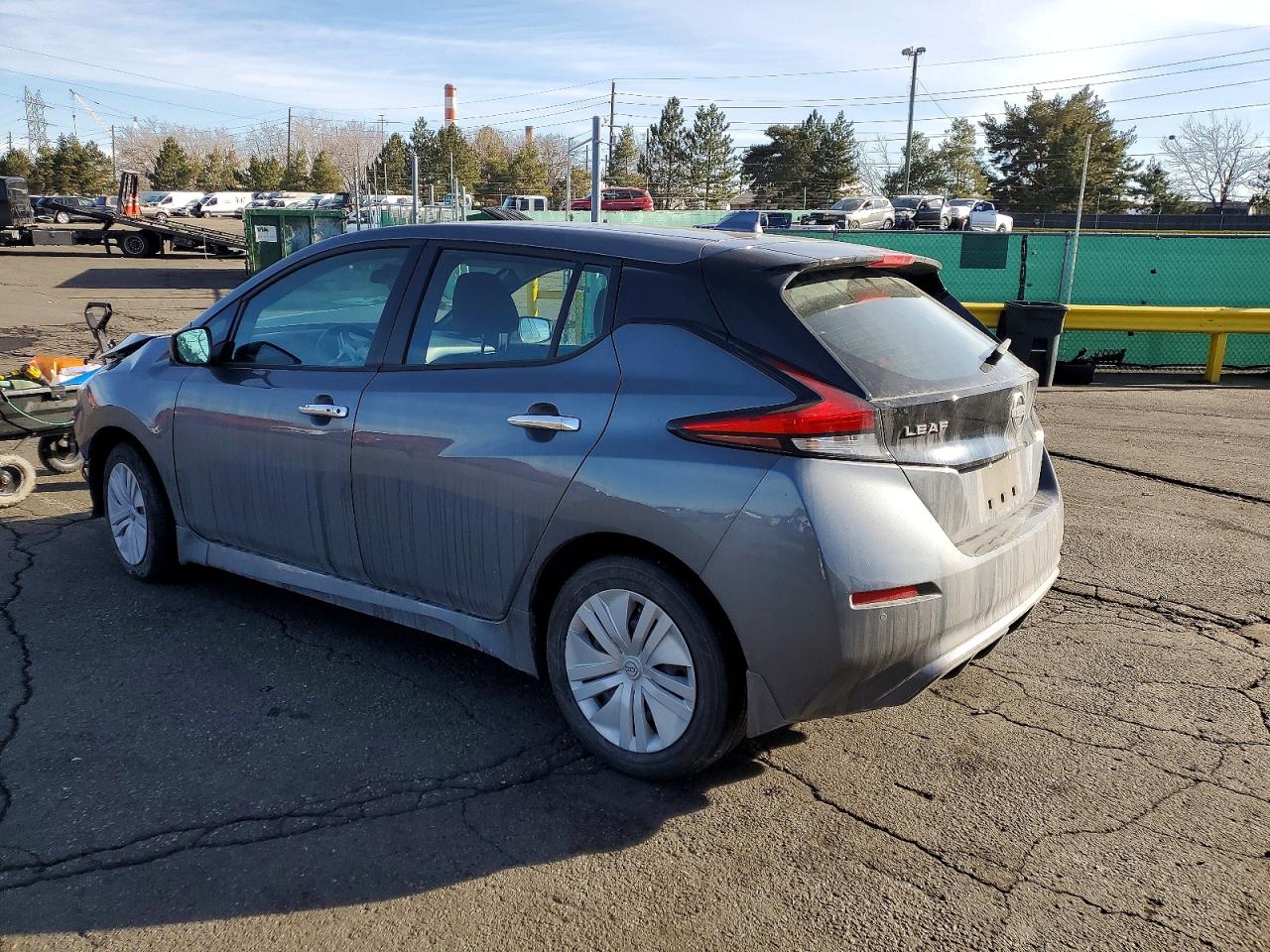 2025 NISSAN LEAF