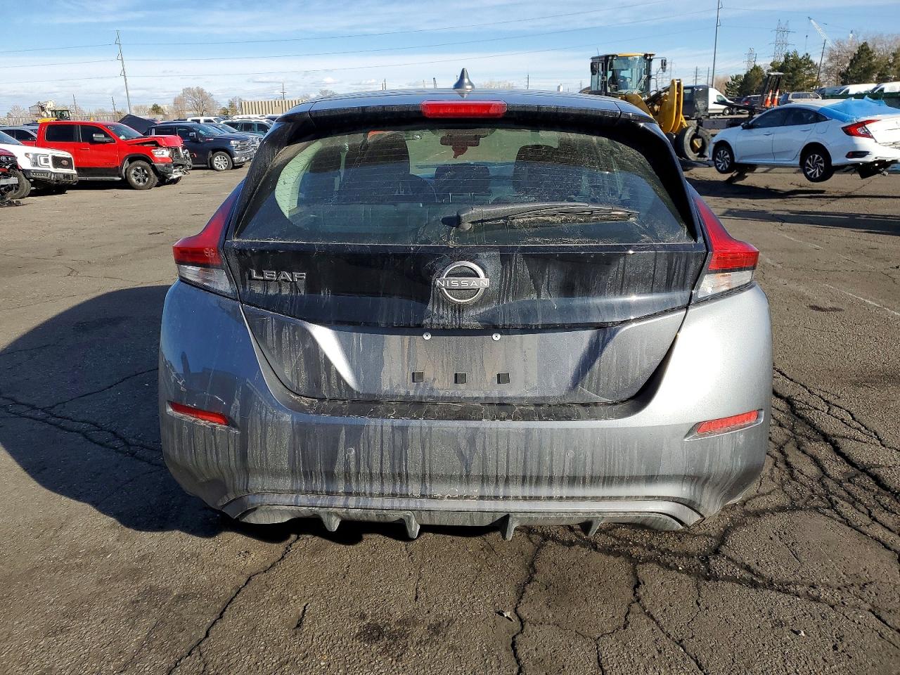 2025 NISSAN LEAF