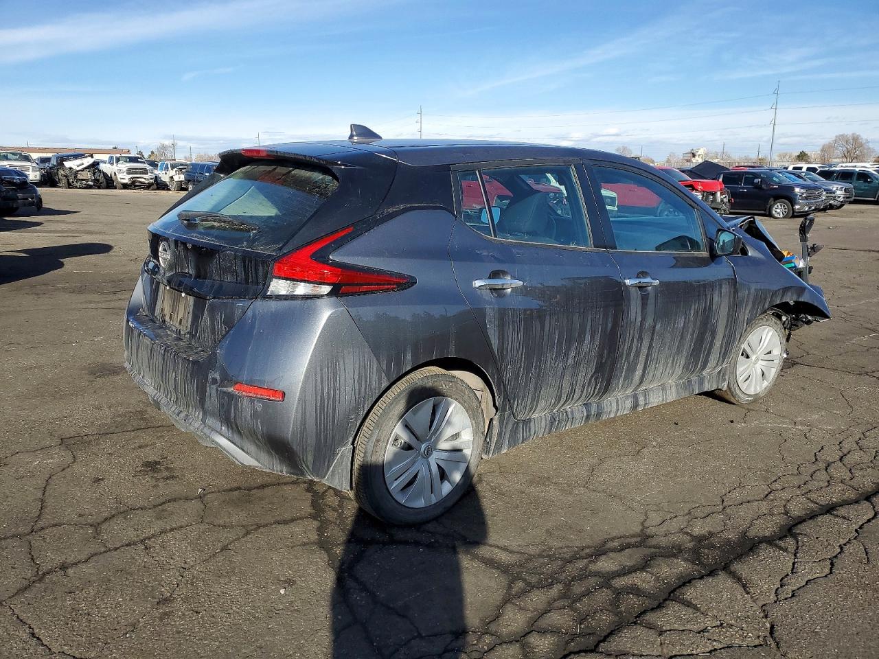 2025 NISSAN LEAF