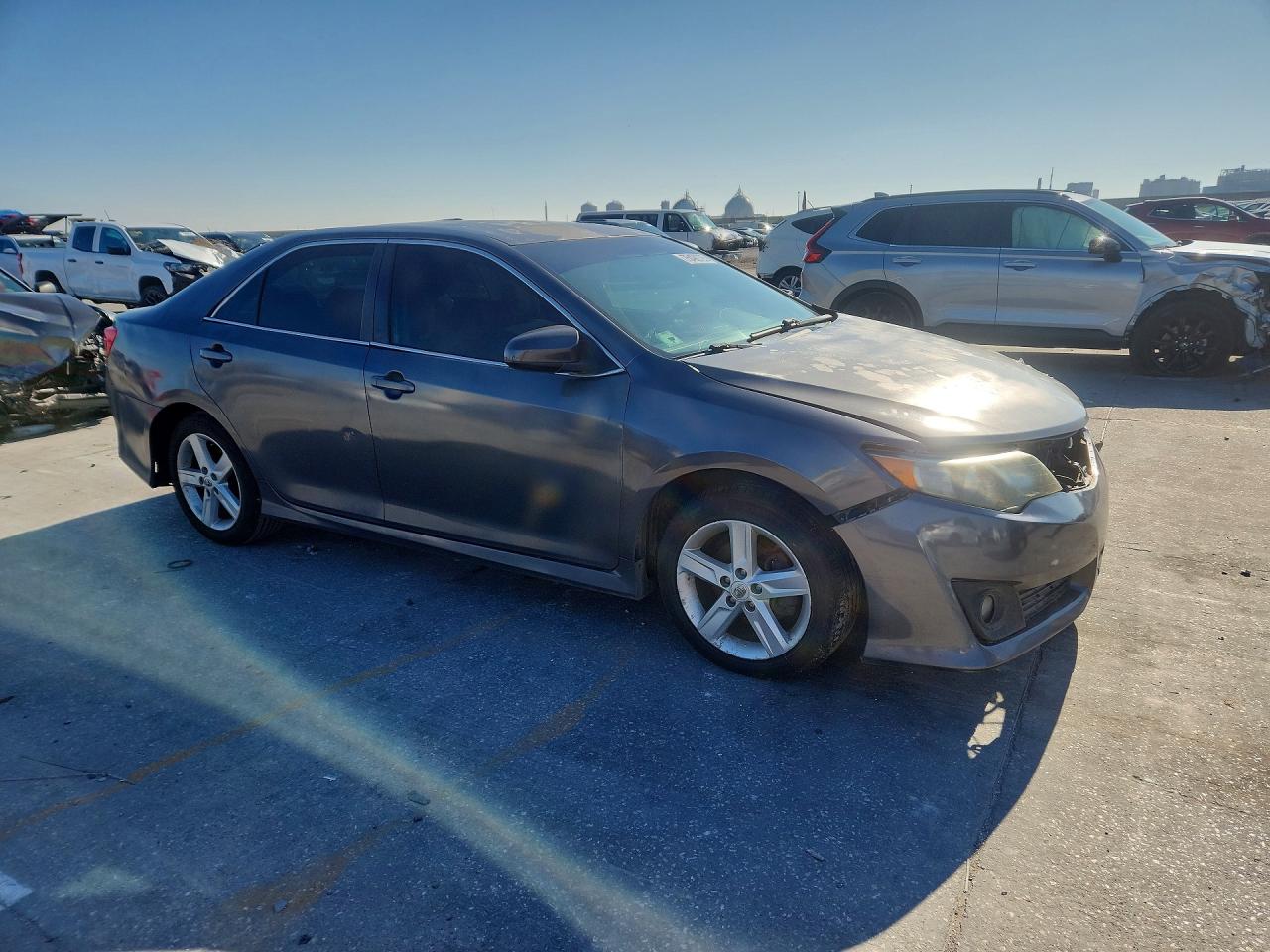 2014 TOYOTA CAMRY