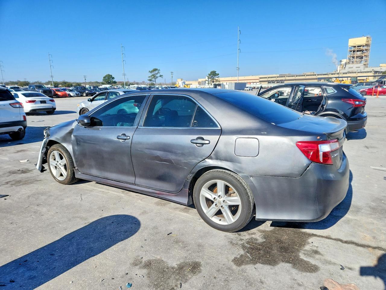 2014 TOYOTA CAMRY