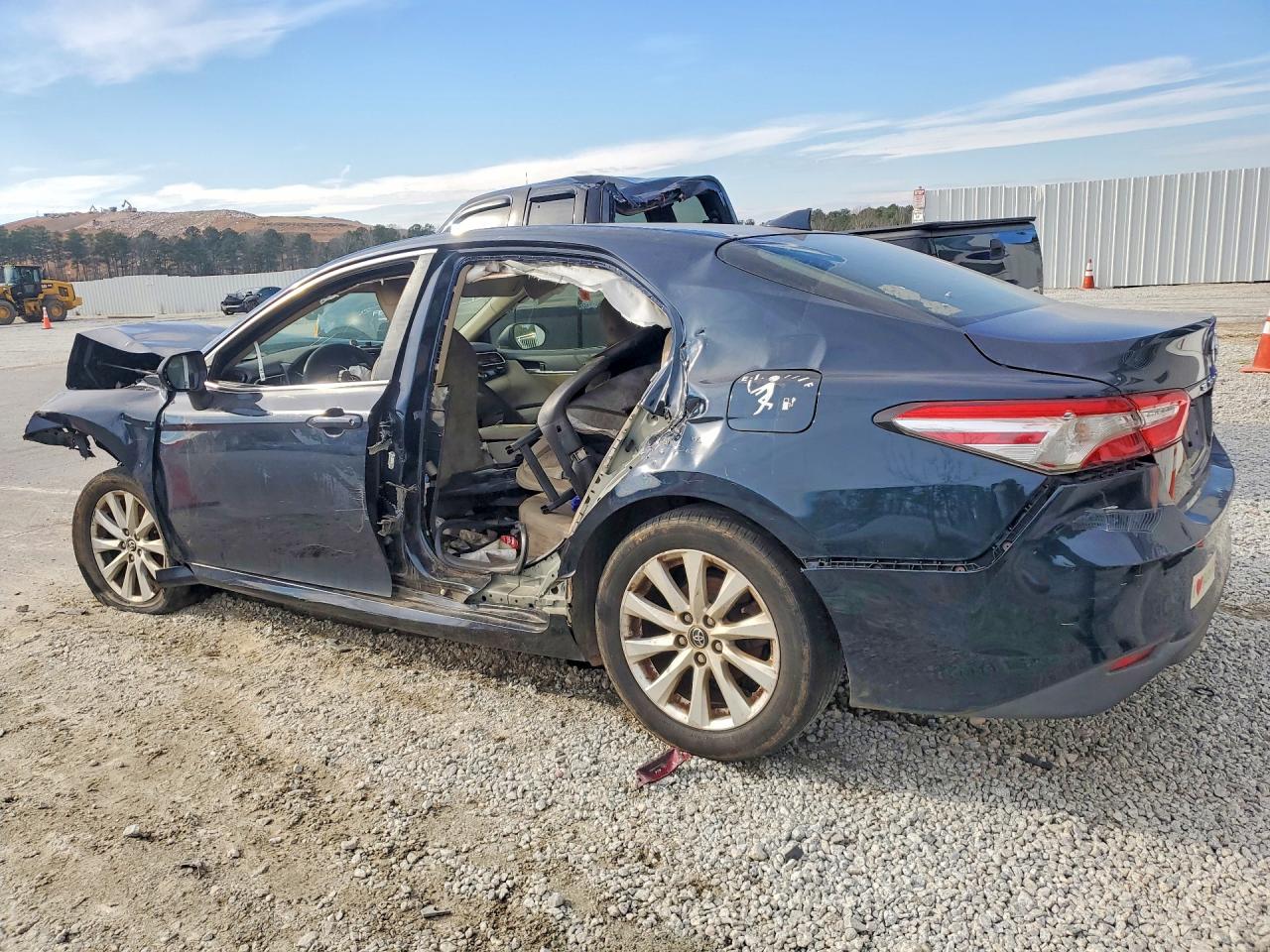 2018 TOYOTA CAMRY