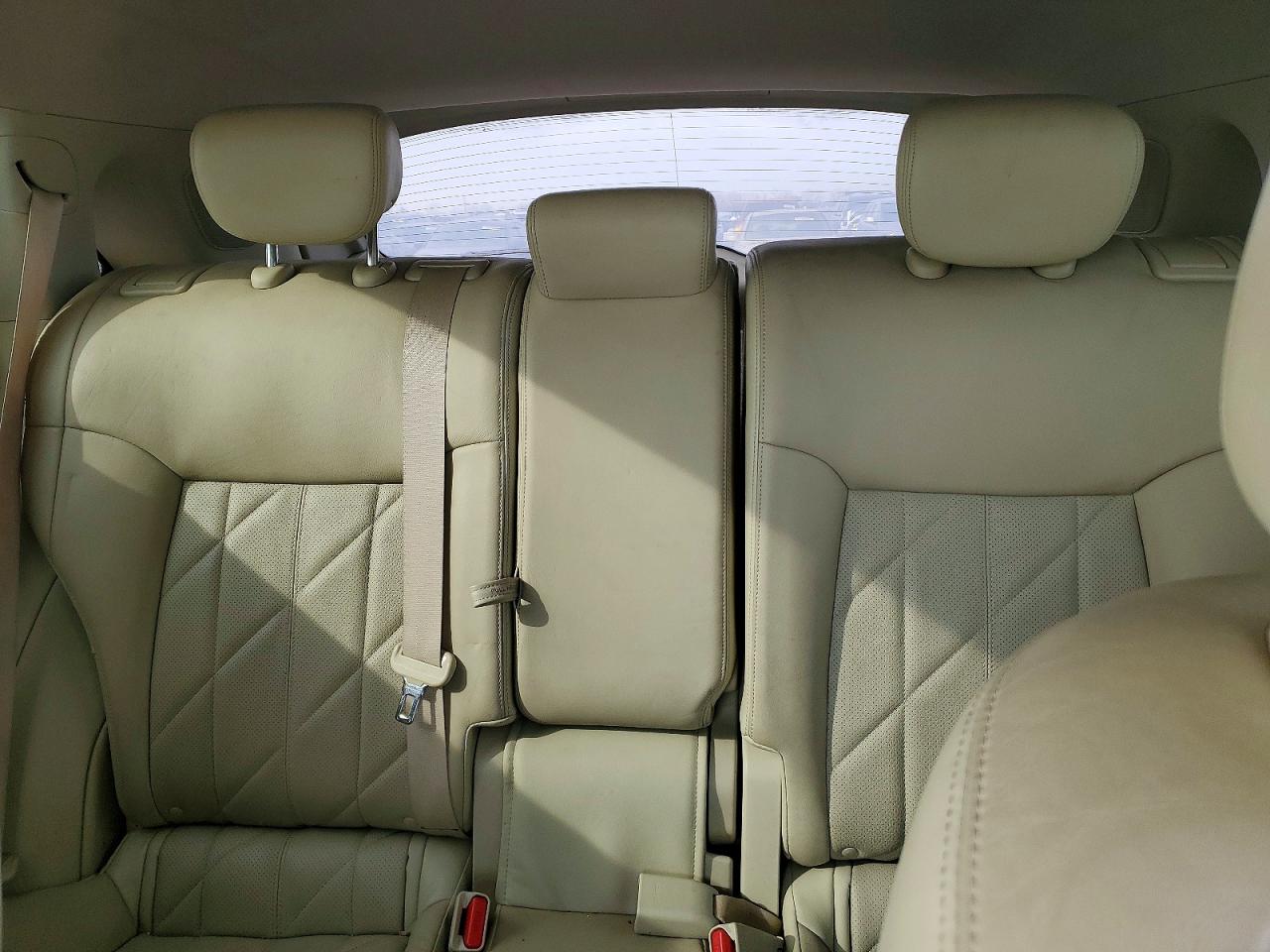 2011 INFINITI FX35