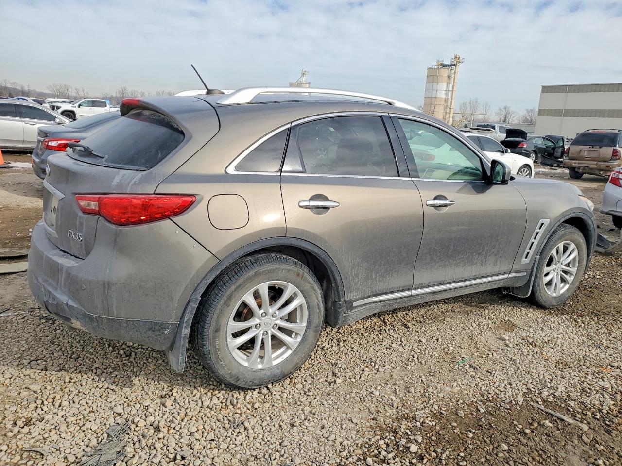 2011 INFINITI FX35